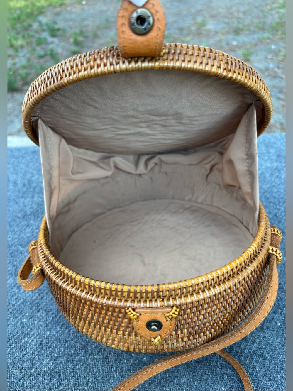 Vintage Round Bali Rattan Crossbody Bag Boho Wicker Straw Purse Leather Strap - Picture 5 of 7
